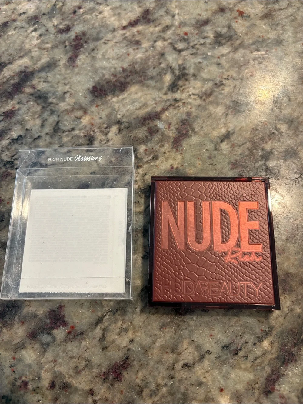 HUDA BEAUTY Rich Nude Obsessions Palette - Deep Brown